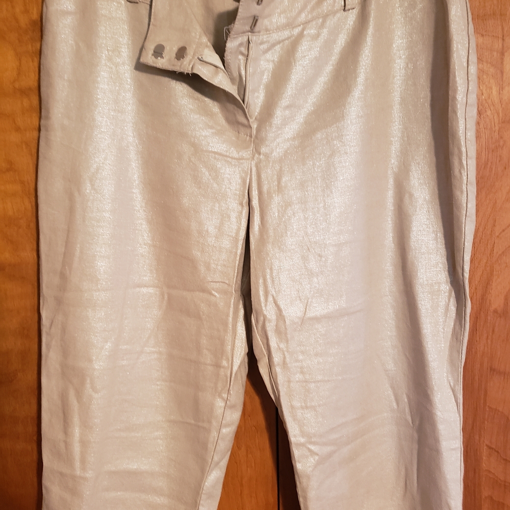 Elegant Metallic Capris for Women
